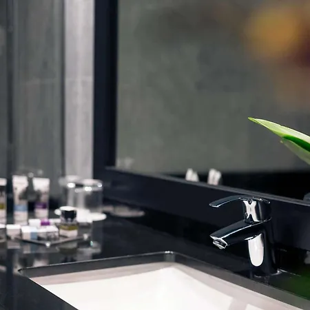 Отель Mercure Jardines De Albia