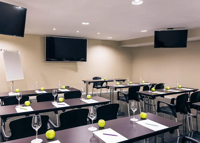 Mercure Jardines De Albia Отель