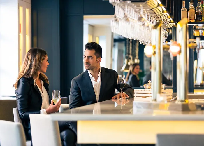 Отель Mercure Jardines De Albia